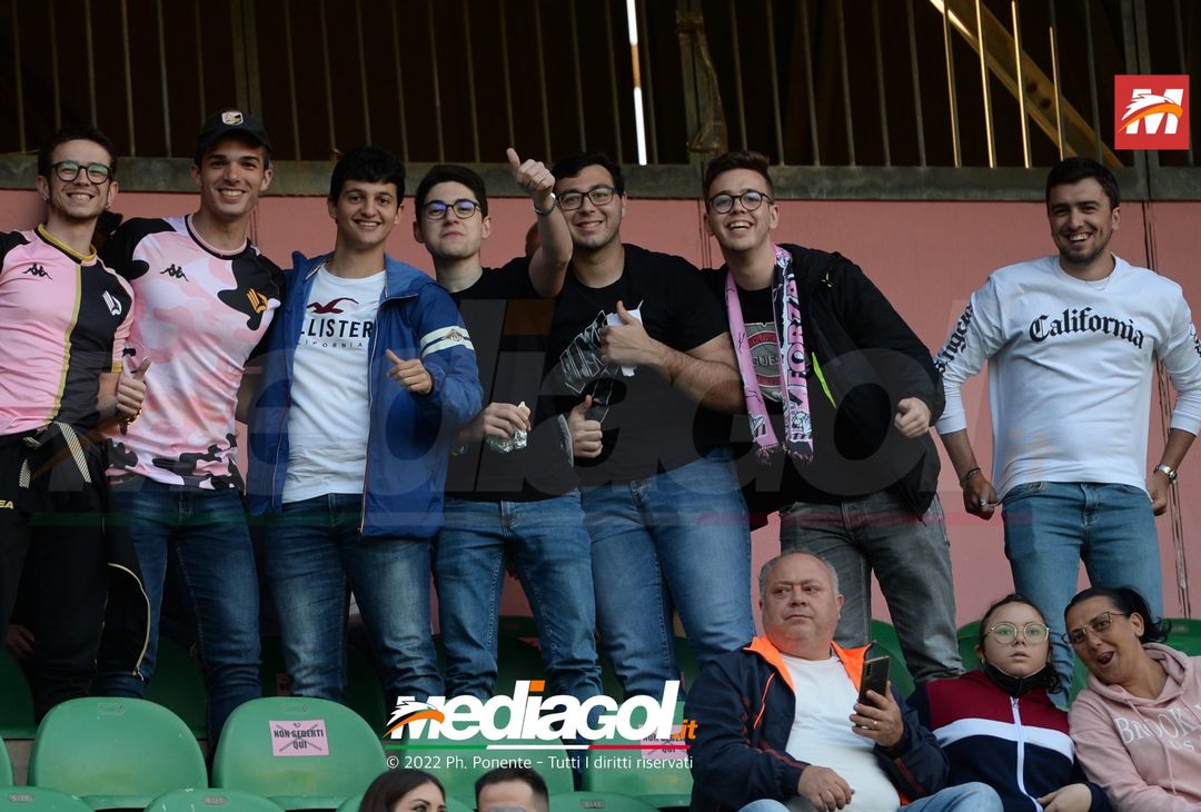 Fotogallery, i tifosi allo stadio per Palermo-Triestina 1-1 - immagine 100