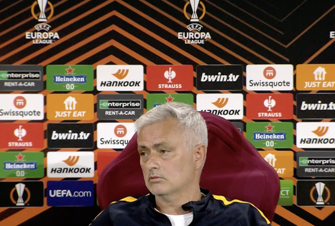 Roma, la conferenza stampa di Mourinho nel Media Day di Trigoria – FOTO GALLERY - immagine 9