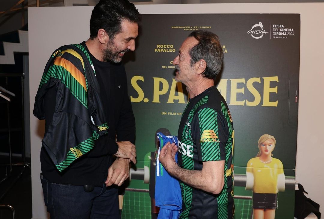 GALLERY Rocco Papaleo incontra la Nazionale: le foto con Spalletti e i calciatori - immagine 6