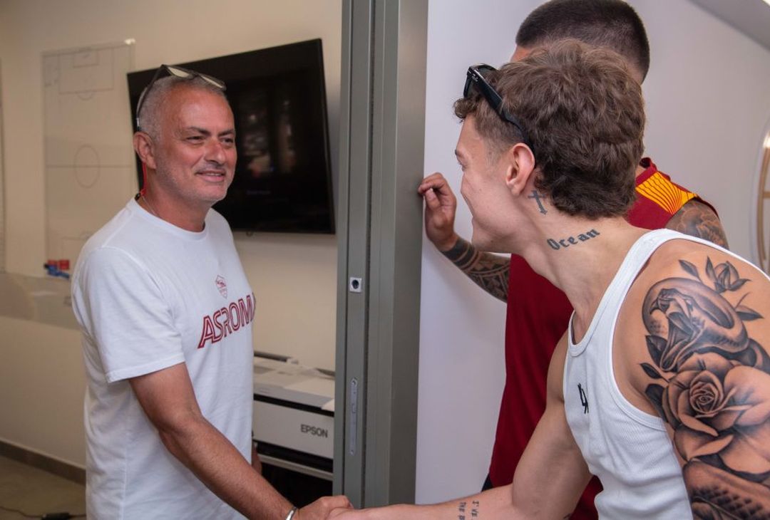 La visita di Blanco a Trigoria – FOTO GALLERY - immagine 4