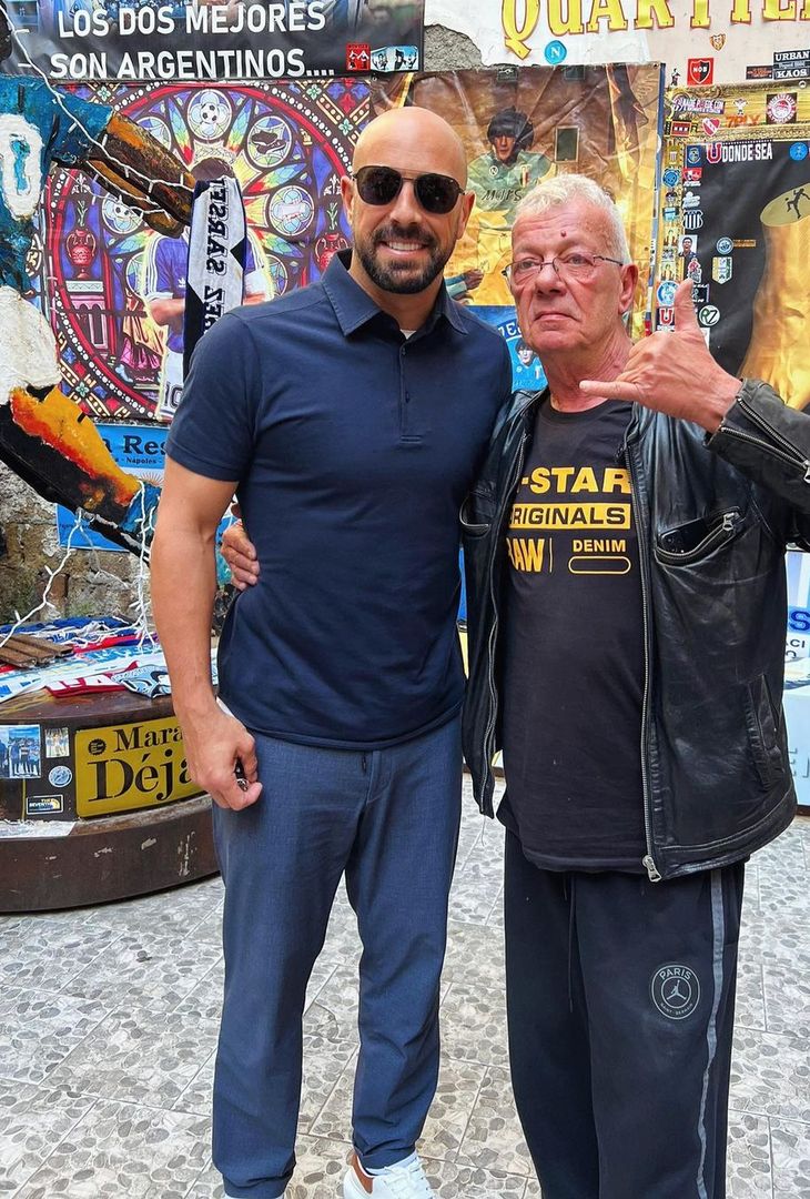 L'ex portiere azzurro è tornato in città, approfittando della sosta della Liga