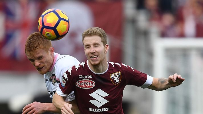 TURIN, ITALY - MARCH 05:  Samuel Gustafson (R) of FC Torino clashes with Alessandro Gazzi of US Citta di Palermo during the Serie A match between FC Torino and US Citta di Palermo at Stadio Olimpico di Torino on March 5, 2017 in Turin, Italy.  (Photo by Valerio Pennicino/Getty Images) 