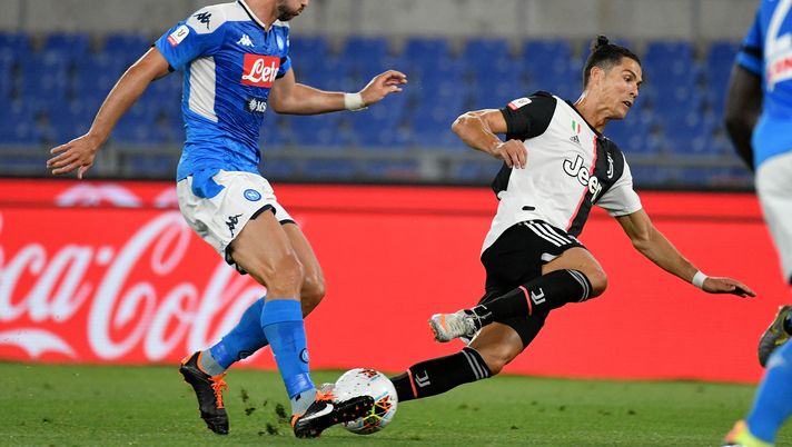 ROME, ITALY - JUNE 17:  Cristiano Ronaldo of Juventus fights for the ball with Fabian Ruiz of SSC Napoli during the Coppa Italia Final match between Juventus and SSC Napoli at Olimpico Stadium on June 17, 2020 in Rome, Italy.  (Photo by Marco Rosi/Getty Images) 