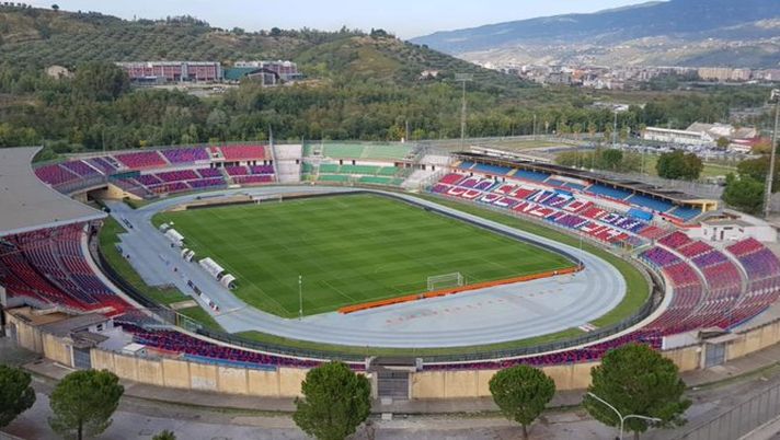 Catanzaro, al derby calabrese di Cosenza un tetto per i tifosi: 800 biglietti - immagine 1