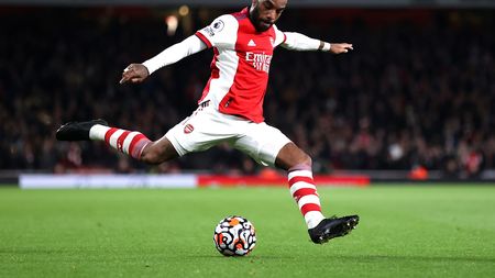 LONDON, ENGLAND - OCTOBER 22: Alexandre Lacazette of Arsenal during the Premier League match between Arsenal and Aston Villa at Emirates Stadium on October 22, 2021 in London, England. (Photo by Alex Pantling/Getty Images)Alexandre Lacazette LONDON, ENGLAND - OCTOBER 22: Alexandre Lacazette of Arsenal during the Premier League match between Arsenal and Aston Villa at Emirates Stadium on October 22, 2021 in London, England. (Photo by Alex Pantling/Getty Images)Alexandre Lacazette