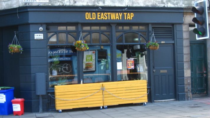 Edimburgo, l’Hibernian mette la freccia per il derby: ma il bar storico non c’è più… Edimburgo, l’Hibernian mette la freccia per il derby: ma il bar storico non c’è più… - immagine 1