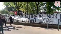 VIDEO Donnarumma, gli striscioni dei tifosi del Milan contro il Campione D’Europa