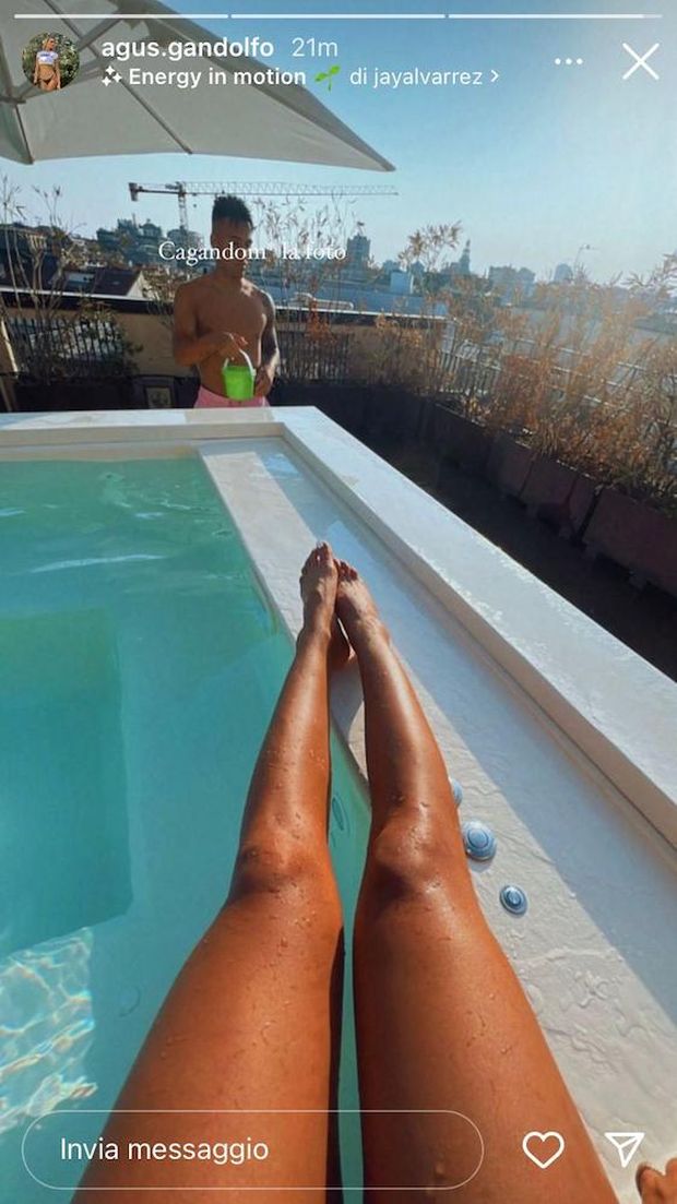 Instagram  Agustina cerca la foto artistica, ma Lautaro Martinez rovina tutto- immagine 2