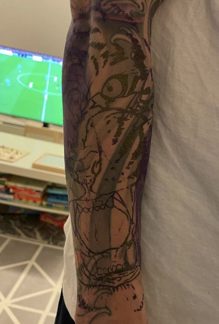 FOTO Di Lorenzo prova a dimenticare l’infortunio: nuovo tatuaggio per il terzino - immagine 5