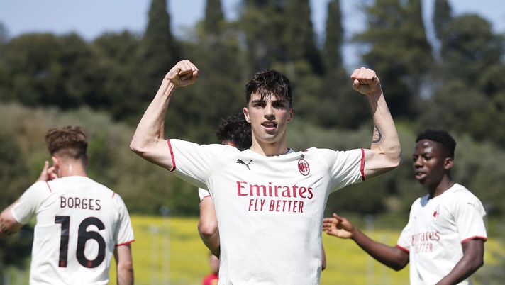 EMPOLI, ITALY - APRIL 29: Antonio Gala of AC Milan U19 celebrates after scoring a goal during the Primavera 1 match between AC Milan U19 and Empoli FC U19 at Stadio Comunale Petroio on April 29, 2022 in Empoli, Italy. (Photo by AC Milan/AC Milan via Getty Images) EMPOLI, ITALY - APRIL 29: Antonio Gala of AC Milan U19 celebrates after scoring a goal during the Primavera 1 match between AC Milan U19 and Empoli FC U19 at Stadio Comunale Petroio on April 29, 2022 in Empoli, Italy. (Photo by AC Milan/AC Milan via Getty Images)