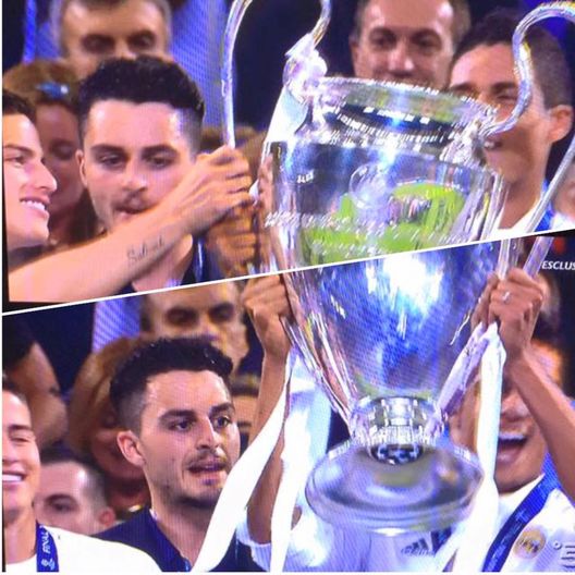 Gaspare Galasso appena dietro a James Rodriguez e Isco che alzano al cielo la Champions League Gaspare Galasso appena dietro a James Rodriguez e Isco che alzano al cielo la Champions League