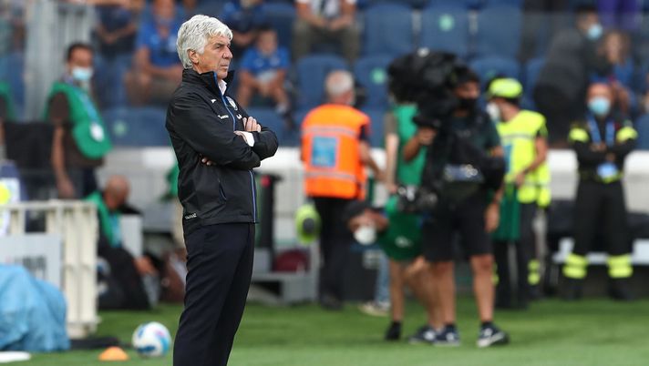BERGAMO, ITALY - AUGUST 28: Atalanta BC coach Gian Piero Gasperini looks on during the Serie A match between Atalanta BC and Bologna FC at Gewiss Stadium on August 28, 2021 in Bergamo, . (Photo by Marco Luzzani/Getty Images) 