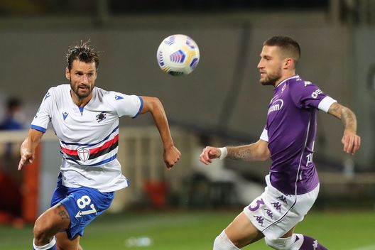 FLORENCE, ITALY - OCTOBER 02: Antonio Candreva of US Sampdoria in action against Cristiano Biraghi of ACF Fiorentina during the Serie A match between ACF Fiorentina and UC Sampdoria at Stadio Artemio Franchi on October 2, 2020 in Florence, Italy. (Photo by Gabriele Maltinti/Getty Images) FLORENCE, ITALY - OCTOBER 02: Antonio Candreva of US Sampdoria in action against Cristiano Biraghi of ACF Fiorentina during the Serie A match between ACF Fiorentina and UC Sampdoria at Stadio Artemio Franchi on October 2, 2020 in Florence, Italy. (Photo by Gabriele Maltinti/Getty Images)