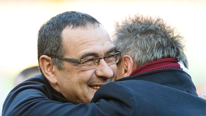NAPLES, ITALY - DECEMBER 18:  Napolis coach Maurizio Sarri greets FC Torino coach Sinisa Mihajlovic during the Serie A match between SSC Napoli and FC Torino at Stadio San Paolo on December 18, 2016 in Naples, Italy.  (Photo by Francesco Pecoraro/Getty Images) 
