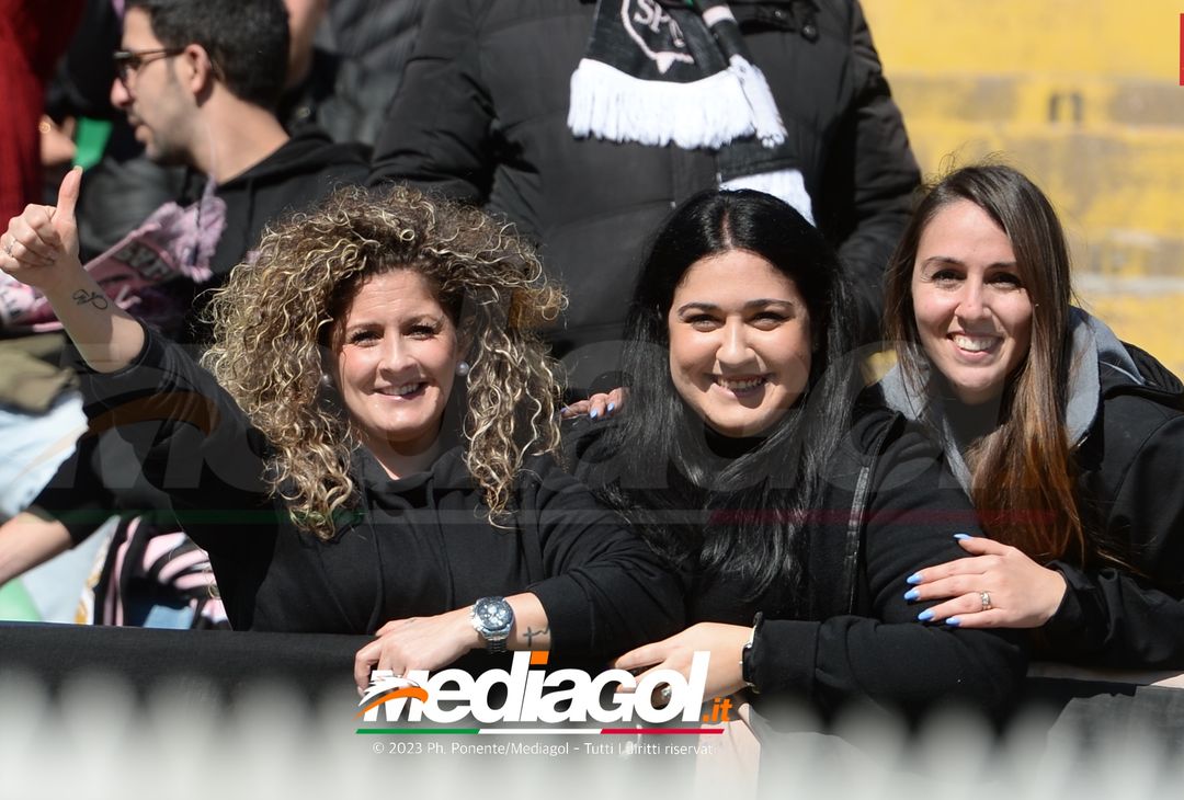 FOTOTIFO Palermo-Frosinone 1-1, i tifosi allo Stadio “Renzo Barbera” (Gallery) - immagine 56