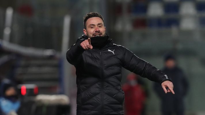 CROTONE, ITALY - FEBRUARY 14: Head coach of Sassuolo Roberto De Zerbi during the Serie A match between FC Crotone  and US Sassuolo at Stadio Comunale Ezio Scida on February 14, 2021 in Crotone, Italy. (Photo by Maurizio Lagana/Getty Images) 