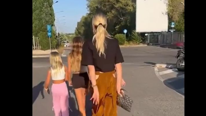 Chanel Totti, l’omaggio a mamma Ilary e alla sorella Isabel: “Tutto per me” - immagine 1