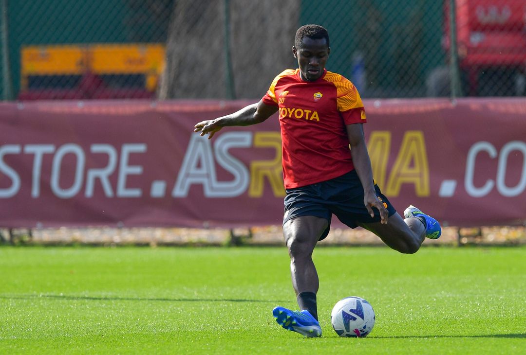 Trigoria, Dybala in gruppo prima della sfida con il Torino – FOTO GALLERY - immagine 37