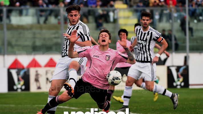 Viareggio: un anno fa Juventus-Palermo, la finale persa per gli “orrori” di Valeri Viareggio: un anno fa Juventus-Palermo, la finale persa per gli “orrori” di Valeri