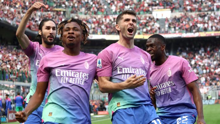 MILAN, ITALY - APRIL 06: Christian Pulisic of AC Milan celebrates scoring his team's first goal with teammate Samuel Chukwueze during the Serie A TIM match between AC Milan and US Lecce - Serie A TIM at Stadio Giuseppe Meazza on April 06, 2024 in Milan, Italy. (Photo by Marco Luzzani/Getty Images) (Photo by Marco Luzzani/Getty Images) I voti di Milan-Lecce per il fanta: da Chukwueze, Theo e Pulisic a Krstovic, Almqvist e Banda - immagine 1