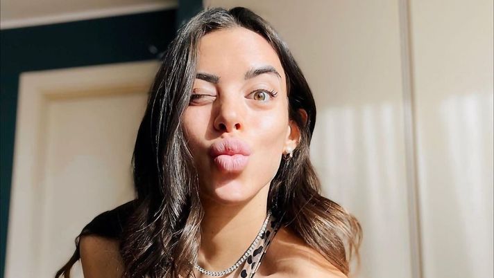 Lady Sensi super sexy col pancione: outfit leopardato e… “Bomba in arrivo” Lady Sensi super sexy col pancione: outfit leopardato e… “Bomba in arrivo”