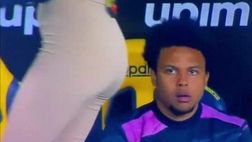 Diletta Leotta passa davanti la panchina Juve e McKennie resta folgorato dal suo Lato B