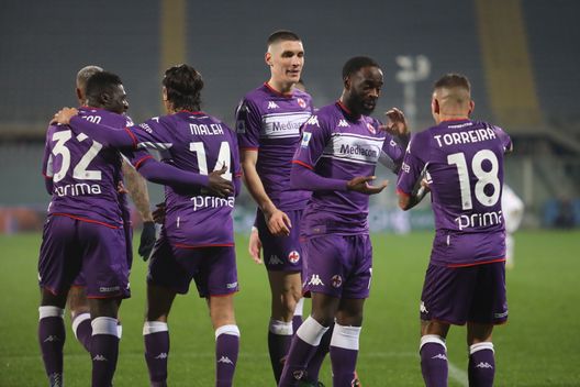 GERMOGLI PH: 17 GENNAIO 2022 FIRENZE STADIO ARTEMIO FRANCHI CAMPIONATO SERIE A TIM 2021/2022 FIORENTINA VS GENOA NELLA FOTO ESULTANZA GOL TORREIRA E poi ci sarebbe il campo: Italiano a caccia di normalità- immagine 2