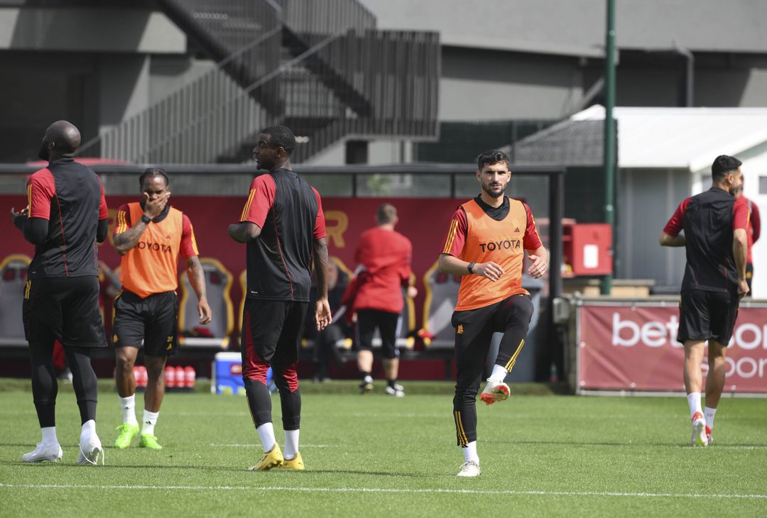 Roma, l’allenamento a due giorni dal Milan – FOTOGALLERY - immagine 18