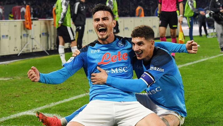 NAPLES, ITALY - JANUARY 13: Eljif Elmas of SSC Napoli celebrates after scoring the 5-1 goal during the Serie A match between SSC Napoli_Juventus at Stadio Diego Armando Maradona on January 13, 2023 in Naples, Italy. (Photo by Francesco Pecoraro/Getty Images) Napoli, da Elmas al dubbio nel tridente: la probabile formazione anti-Empoli - immagine 1