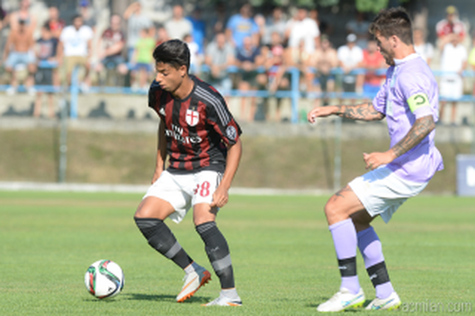 Hachim Mastour in azione, fonte foto acmilan.com Hachim Mastour in azione, fonte foto acmilan.com