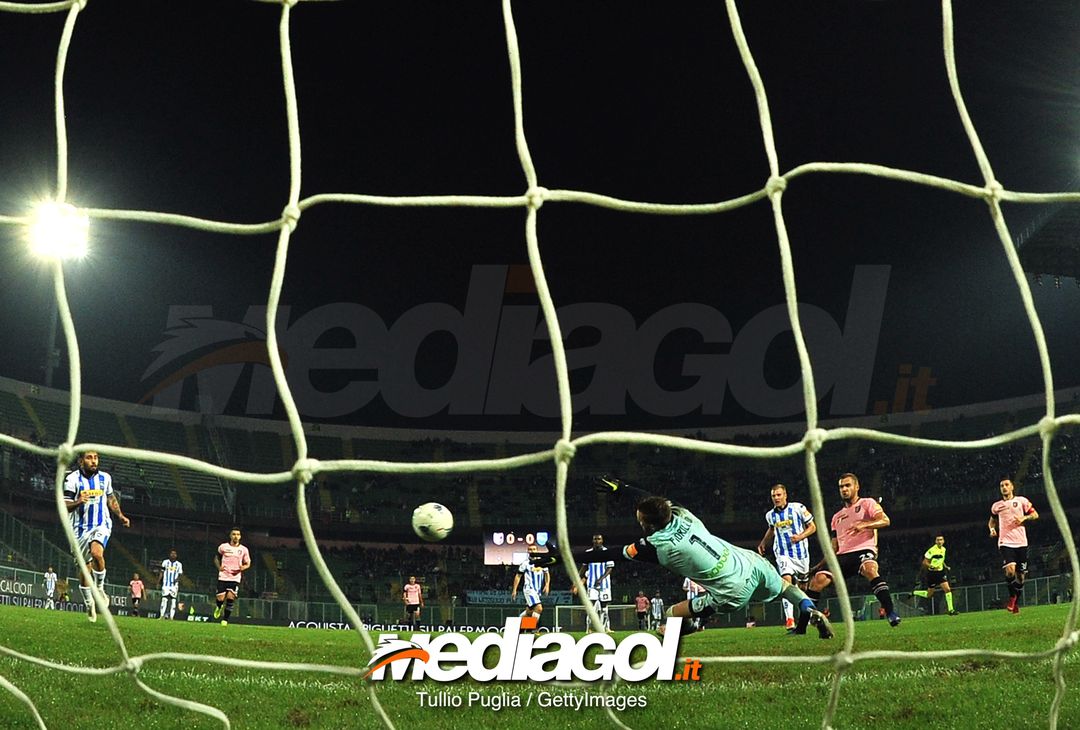  during the Serie B match between US Citta di Palermo and Pescara Calcio at Stadio Renzo Barbera on November 11, 2018 in Palermo, Italy.  