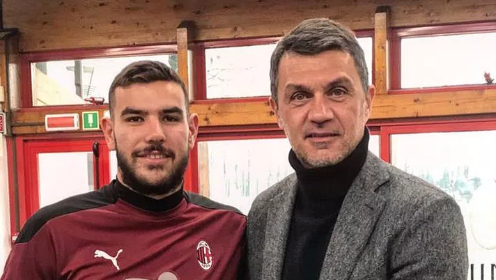 Theo hernandez premiato da Paolo Maldini come miglior giocatore di dicembre AIC