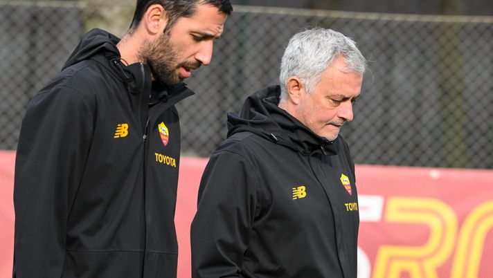 Mou e lo staff a pranzo in centro - immagine 1