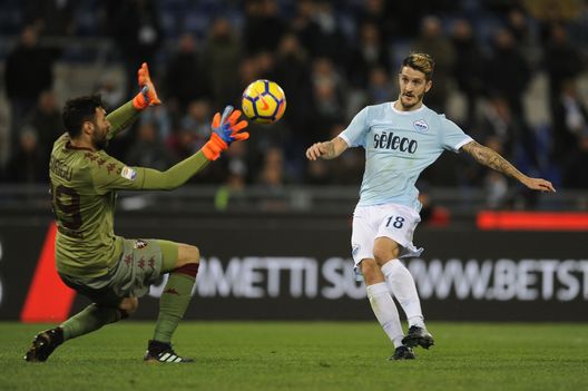  ROME, ROMA - DECEMBER 11: Luis Alberto of SS Lazio scores a frist goal during the Serie A match between SS Lazio and Torino FC at Stadio Olimpico on December 11, 2017 in Rome, Italy. (Photo by Marco Rosi/Getty Images) 