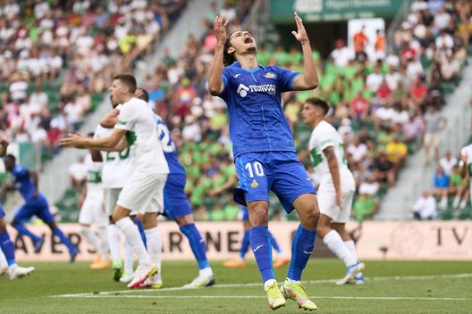 ELCHE, SPAIN - MAY 22: Enes Unal of Getafe CF reacts during the LaLiga Santander match between Elche CF and Getafe CF at Estadio Manuel Martinez Valero on May 22, 2022 in Elche, Spain. (Photo by Aitor Alcalde/Getty Images) Dalla Spagna: Fiorentina su Unal per l’attacco. Ma spunta clausola monstre- immagine 2