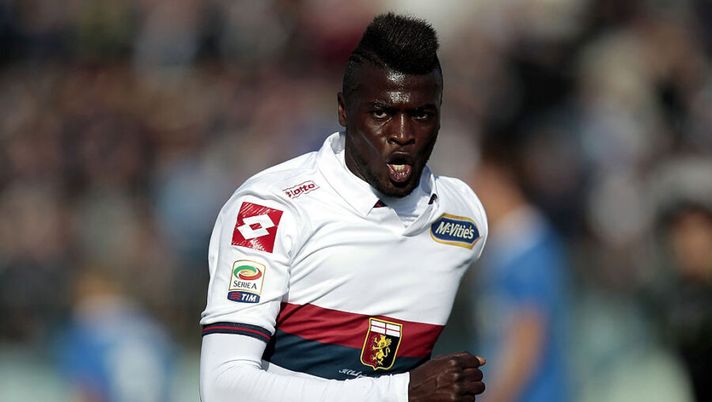 EMPOLI, ITALY - MARCH 08: M'Baye Niang of Genoa CFC celebrates after scoring a goal during the Serie A match between Empoli FC and Genoa CFC at Stadio Carlo Castellani on March 8, 2015 in Empoli, Italy. (Photo by Gabriele Maltinti/Getty Images) Nuovi acquisti, chi c’è già in questo weekend: Niang perde il Genoa, no a Gaich, ci prova Sanabria - immagine 1