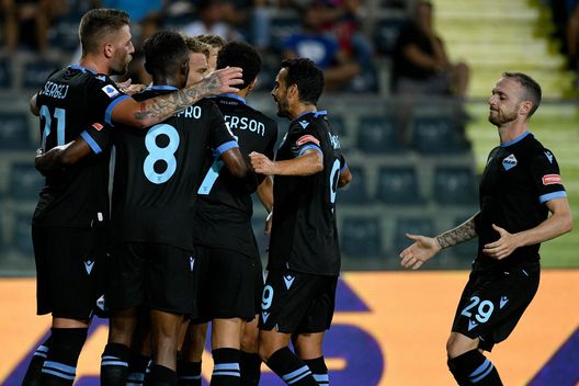 EMPOLI, ITALY - AUGUST 21: Ciro Immobile of SS Lazio celebrates after scoring the third goal of his team via penalty with his team mates during the Serie A match between Empoli FC v SS Lazio at Stadio Carlo Castellani on August 21, 2021 in Empoli, Italy. (Photo by Marco Rosi - SS Lazio/Getty Images) EMPOLI, ITALY - AUGUST 21: Ciro Immobile of SS Lazio celebrates after scoring the third goal of his team via penalty with his team mates during the Serie A match between Empoli FC v SS Lazio at Stadio Carlo Castellani on August 21, 2021 in Empoli, Italy. (Photo by Marco Rosi - SS Lazio/Getty Images)