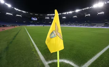  ROME, ITALY - DECEMBER 20: A detailed view of a corner flag ahead of the Serie A match between SS Lazio and SSC Napoli at Stadio Olimpico on December 20, 2020 in Rome, Italy.Sporting stadiums around Italy remain under strict restrictions due to the Coronavirus Pandemic as Government social distancing laws prohibit fans inside venues resulting in games being played behind closed doors. (Photo by Paolo Bruno/Getty Images)
