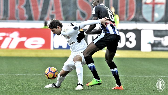 Manuel Locatelli e Seko Fofana durante Udinese-Milan (credits: acmilan.com) 
