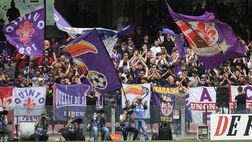 Tafferugli tra tifosi viola e granata prima del match: interviene la polizia