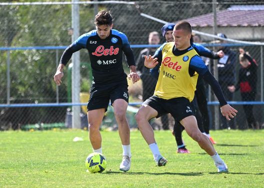 Verso Napoli-Lazio, partitella e lavoro tattico: ancora terapie per Raspadori- immagine 2