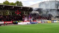 Derby di Helsinki, gli incappucciati bruciano la bandiera rivale e perdono il derby