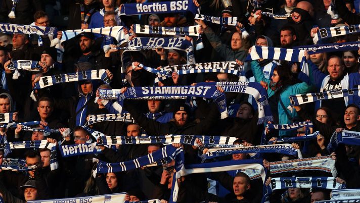 BERLIN, GERMANY - MARCH 07: Berlin fans hold up their scarves during the Bundesliga match between Hertha BSC and SV Werder Bremen at Olympiastadion on March 7, 2020 in Berlin, Germany. (Photo by Matthias Kern/Bongarts/Getty Images) BERLIN, GERMANY - MARCH 07: Berlin fans hold up their scarves during the Bundesliga match between Hertha BSC and SV Werder Bremen at Olympiastadion on March 7, 2020 in Berlin, Germany. (Photo by Matthias Kern/Bongarts/Getty Images)