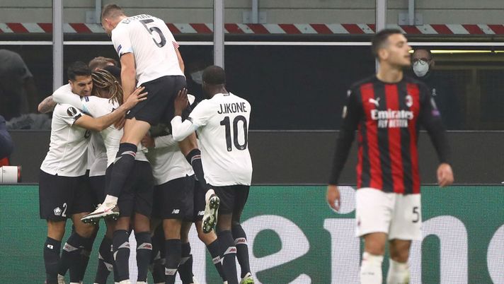 MILAN, ITALY - NOVEMBER 05: Yusuf Yazici of LOSC Lille celebrates his third goal with his team-mates during the UEFA Europa League Group H stage match between AC Milan and LOSC Lille at San Siro Stadium on November 5, 2020 in Milan, Italy. (Photo by Marco Luzzani/Getty Images) MILAN, ITALY - NOVEMBER 05: Yusuf Yazici of LOSC Lille celebrates his third goal with his team-mates during the UEFA Europa League Group H stage match between AC Milan and LOSC Lille at San Siro Stadium on November 5, 2020 in Milan, Italy. (Photo by Marco Luzzani/Getty Images)