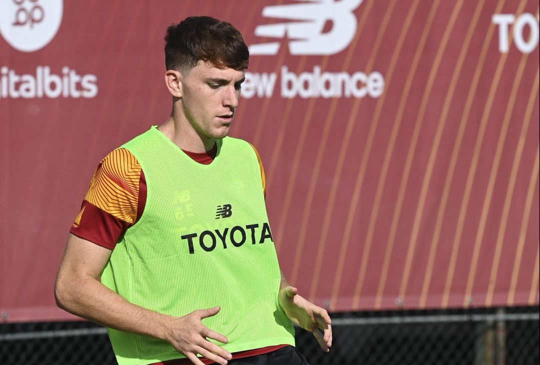 Trigoria, ripresa in vista del Betis: Karsdorp con il gruppo – FOTO GALLERY - immagine 47