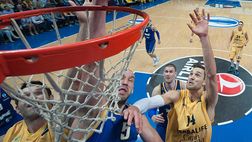 Basket, il derby di Bologna davanti a 9 mila spettatori va alla Virtus
