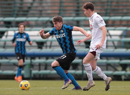 MILAN, ITALY - JANUARY 23: Nicholas Bonfanti of FC Internazionale is challenged during the Primavera 1 TIM match between FC Internazionale U19 and Torino FC U19 at Suning Youth Development Centre in memory of Giacinto Facchetti on January 23, 2021 in Milan, Italy. (Photo by Emilio Andreoli - Inter/Inter via Getty Images) MILAN, ITALY - JANUARY 23: Nicholas Bonfanti of FC Internazionale is challenged during the Primavera 1 TIM match between FC Internazionale U19 and Torino FC U19 at Suning Youth Development Centre in memory of Giacinto Facchetti on January 23, 2021 in Milan, Italy. (Photo by Emilio Andreoli - Inter/Inter via Getty Images)