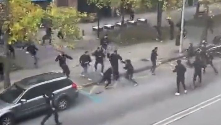 Liga, scontri (in città) prima di Osasuna-Valladolid Liga, scontri (in città) prima di Osasuna-Valladolid - immagine 1