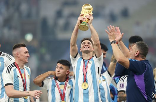 (Photo by Julian Finney/Getty Images) Julian Alvarez mania: il Real Madrid gli aveva fatto un provino all’età di 11 anni…- immagine 2