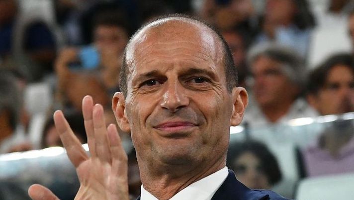 Juventus' Italian head coach Massimiliano Allegri reacts before the Italian Serie A football match between Juventus and Salernitana at the Allianz Stadium in Turin, on September 11, 2022. (Photo by Isabella BONOTTO / AFP) (Photo by ISABELLA BONOTTO/AFP via Getty Images) Juve, la probabile formazione a Friburgo: due dubbi da sciogliere per Allegri - immagine 1
